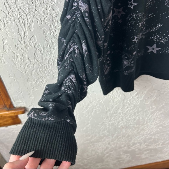 Chaser | Shirred Sleeve Mystical Star Print Whimsical Sweatshirt Size XL - Picture 7 of 11